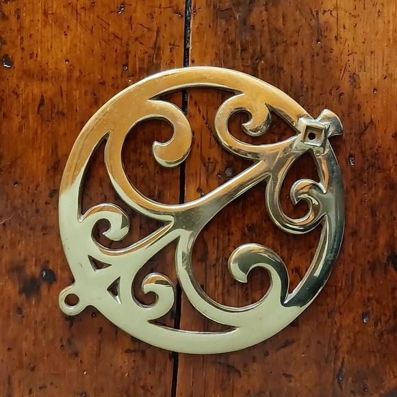Virginia Metalcrafters Brass Door Plate, 1976 - Picture 1 of 7